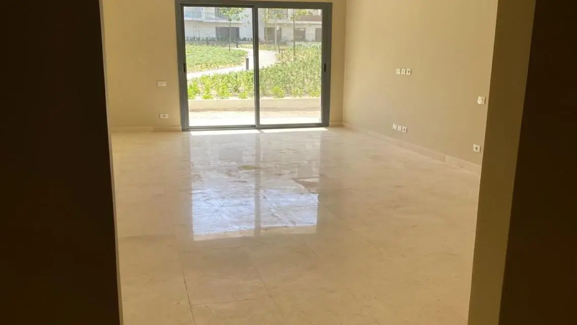 Luxury Villa for Rent with Spacious Design - Prime Location