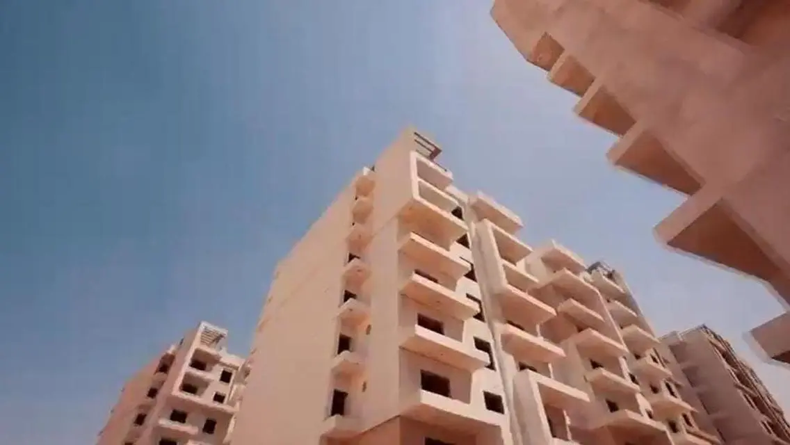 شقة رائعة مع شرفة في موقع متميز