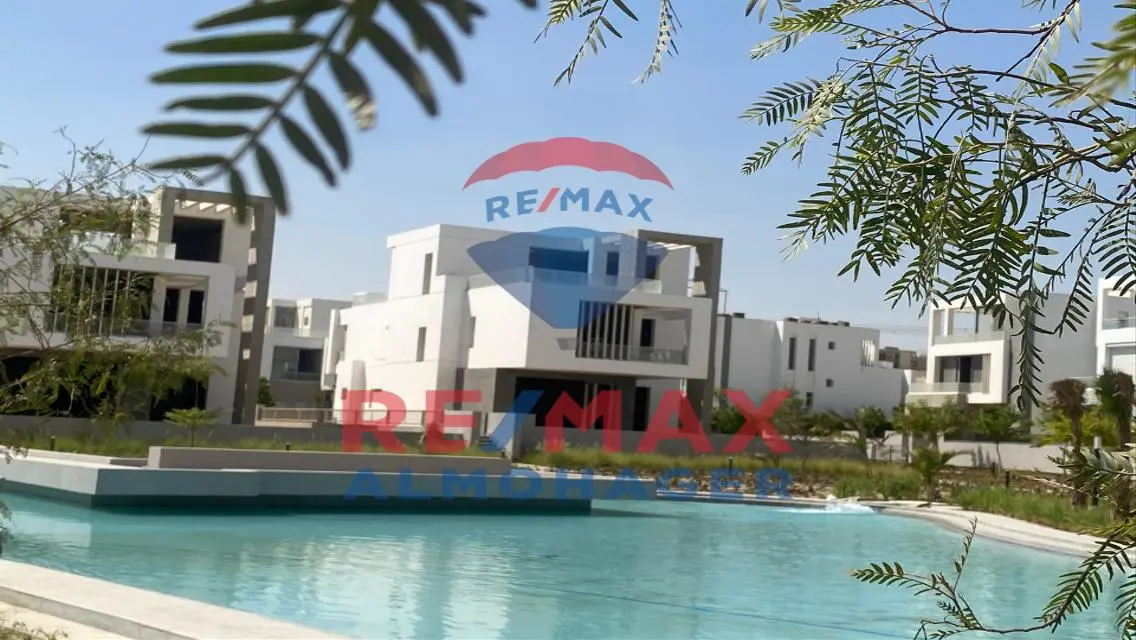 Luxury Apartment with Spacious Layout in Prime Location