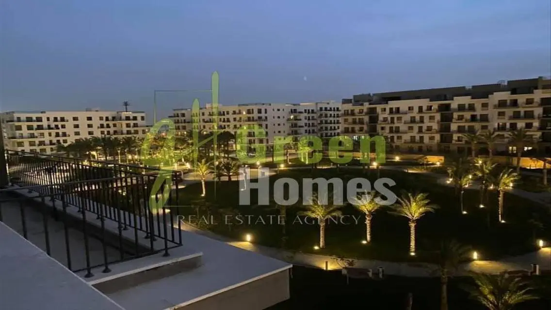 Modern Green Home with Service Rooms and Spacious Layout
