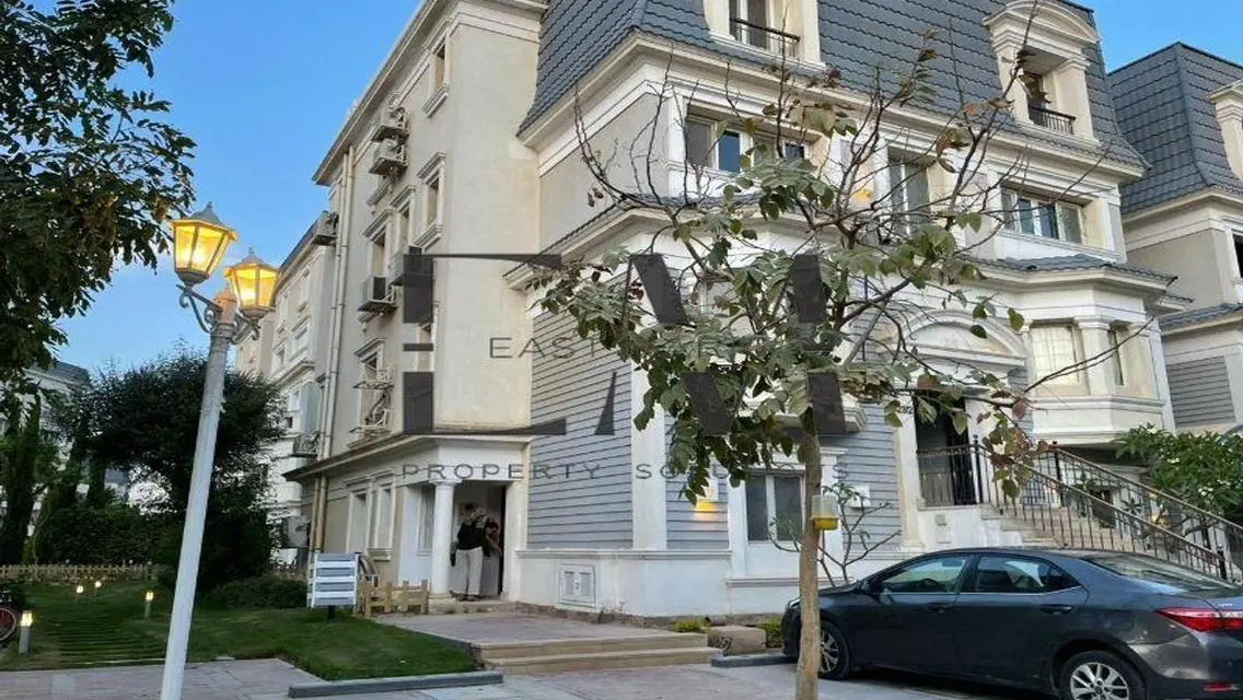 Luxury Apartment with Private Garden and Complete Amenities