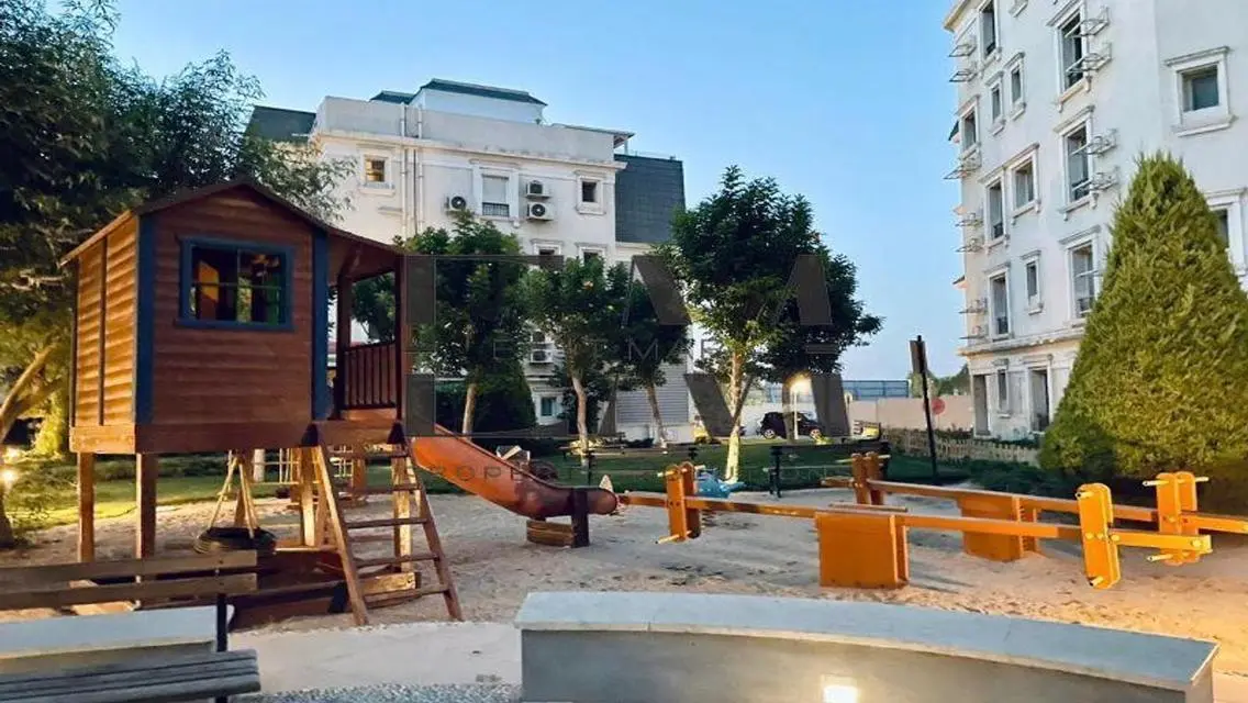 Luxury Apartment with Private Garden and Complete Amenities