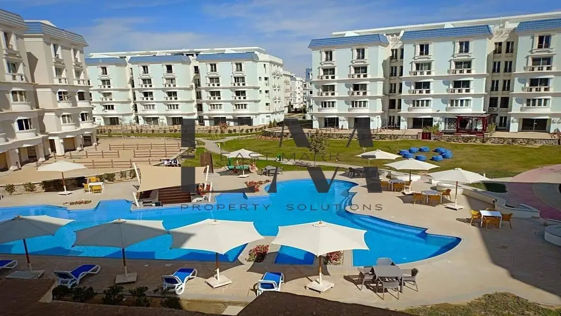 Luxury Apartment with Private Garden and Complete Amenities