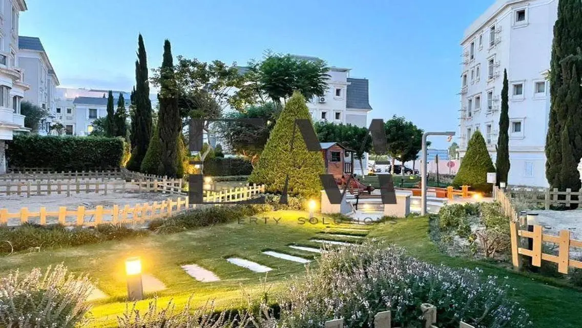 Luxury Apartment with Private Garden and Complete Amenities