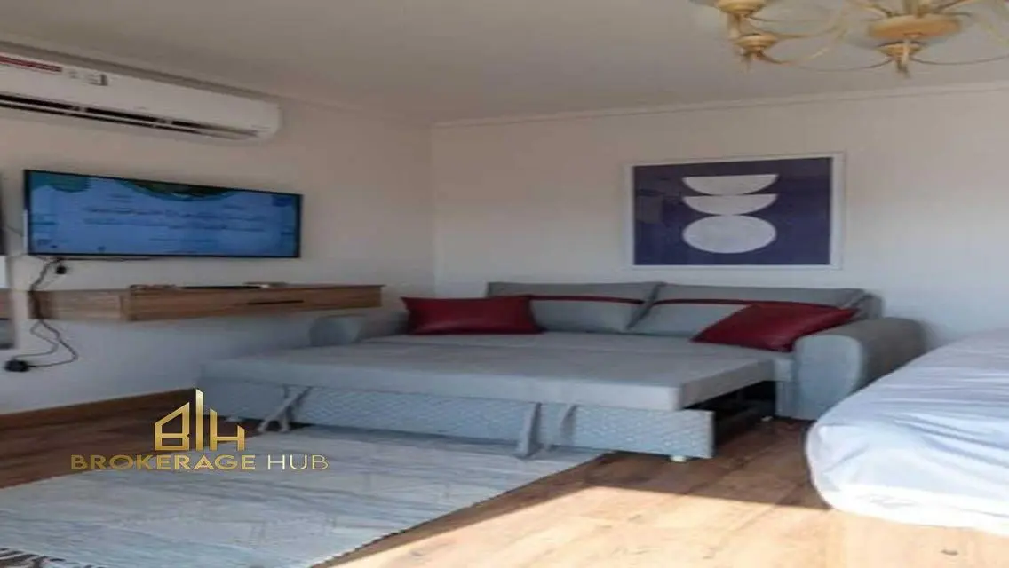 Spacious Apartment with 2000 Meter Space for 45000