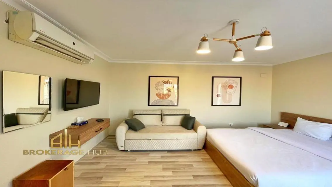Spacious Apartment with 2000 Meter Space for 45000