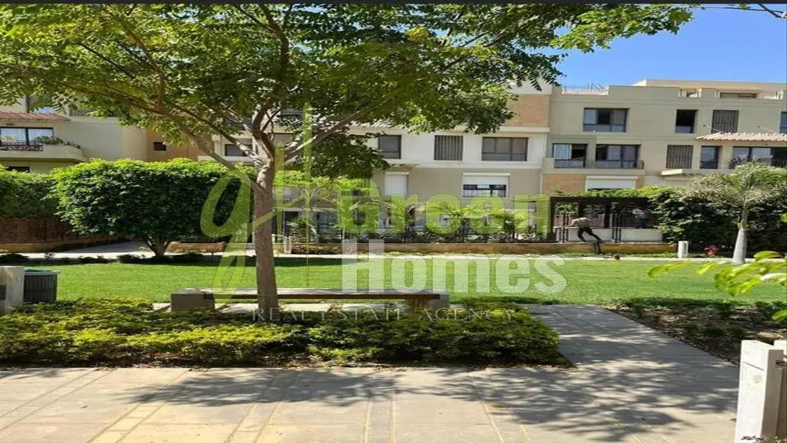 Green Home for Sale - 16 Rooms with 160 Square Meters