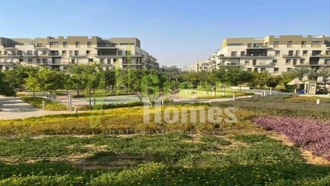 Green Home for Sale - 16 Rooms with 160 Square Meters
