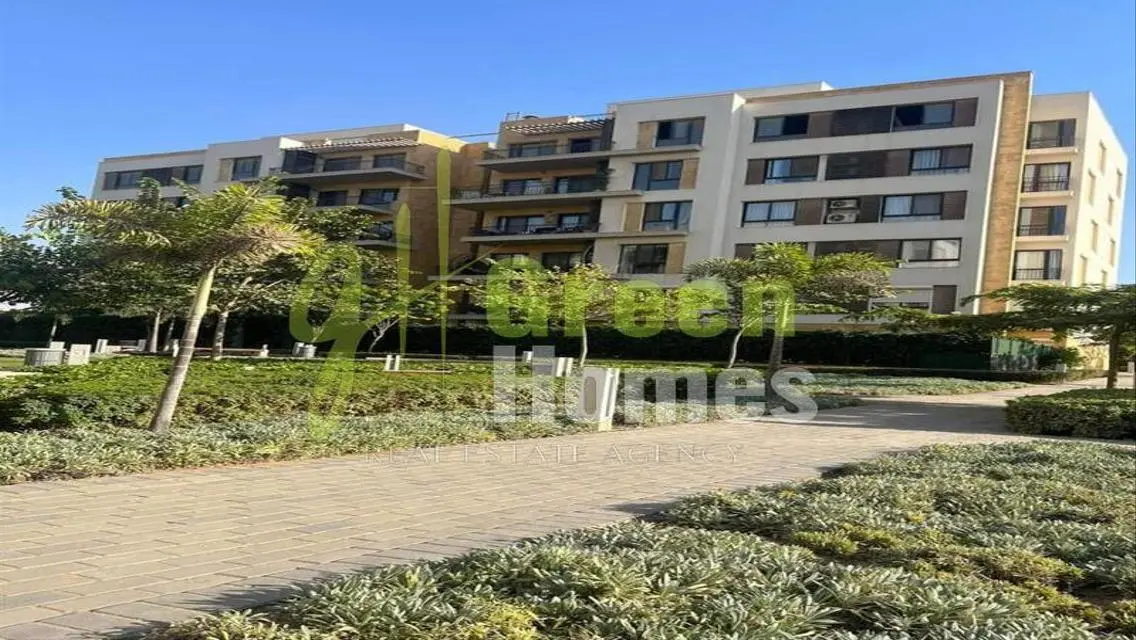 Green Home for Sale - 16 Rooms with 160 Square Meters