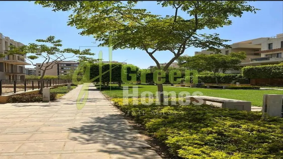 Green Home for Sale - 16 Rooms with 160 Square Meters