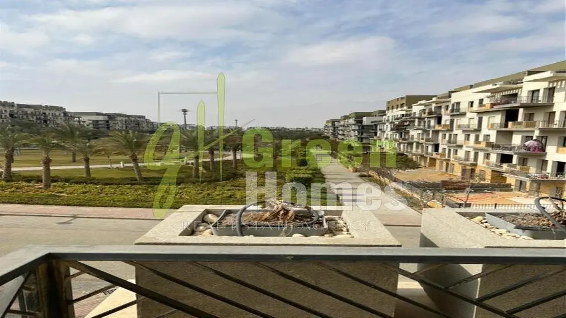 Green Home for Sale - 16 Rooms with 160 Square Meters