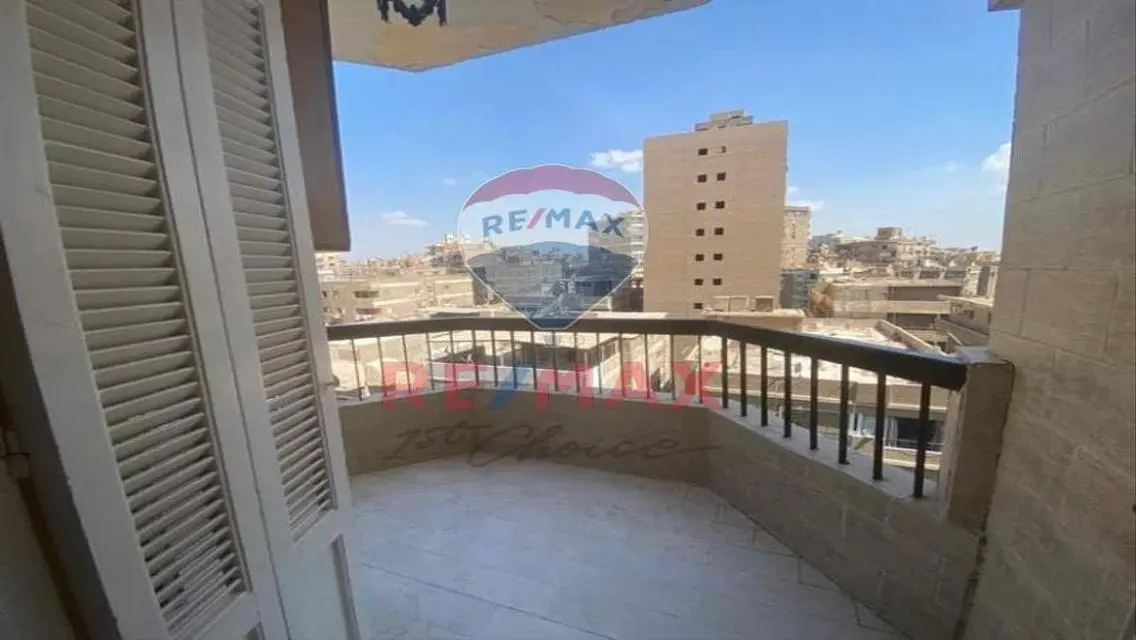 شقة فاخرة مع شرفة وحارس أمن