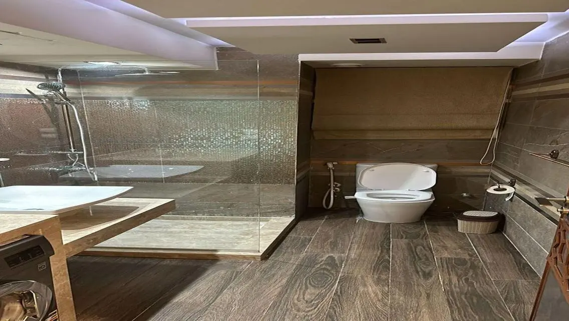 Luxurious 140 Sq. Meter Unit in Up City