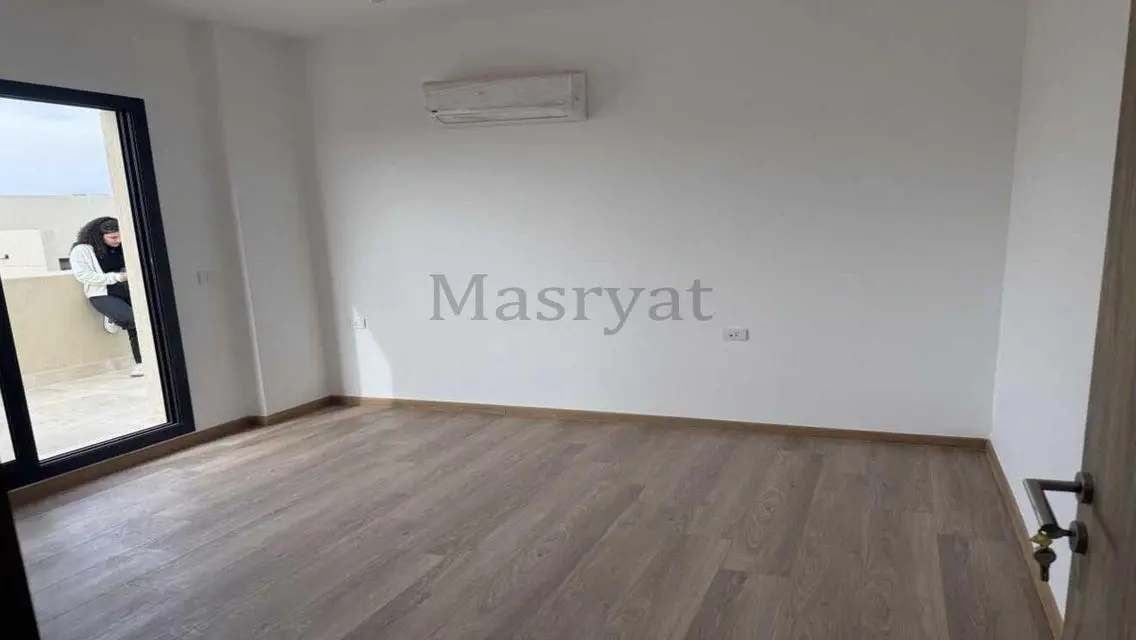 Luxury Apartment by the Lakes with Premium Amenities