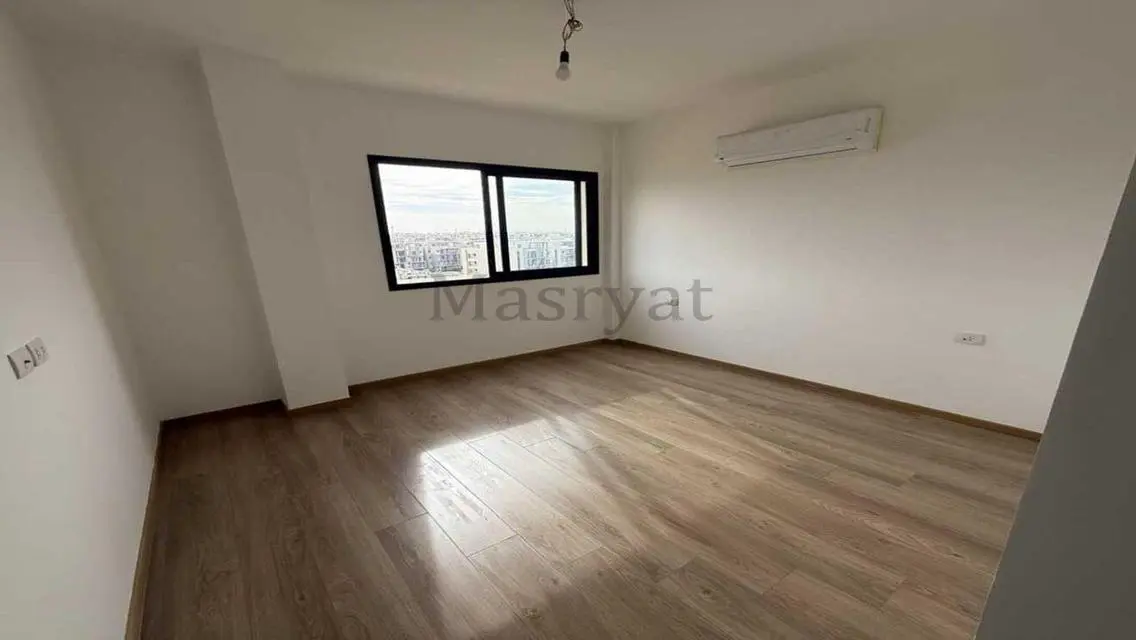 Luxury Apartment by the Lakes with Premium Amenities