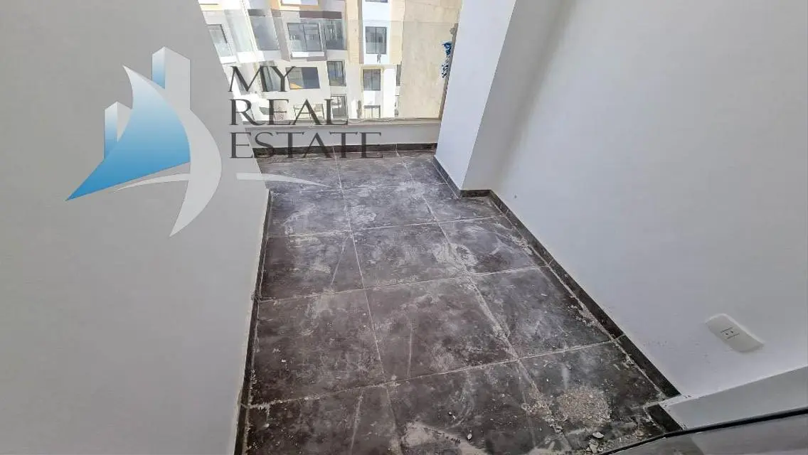 شقة بغرفتي نوم تطل على المسبح في مجمع جديد