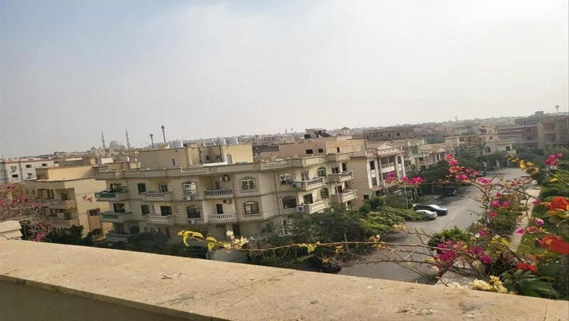 فيلا فاخرة مع حديقة خاصة
