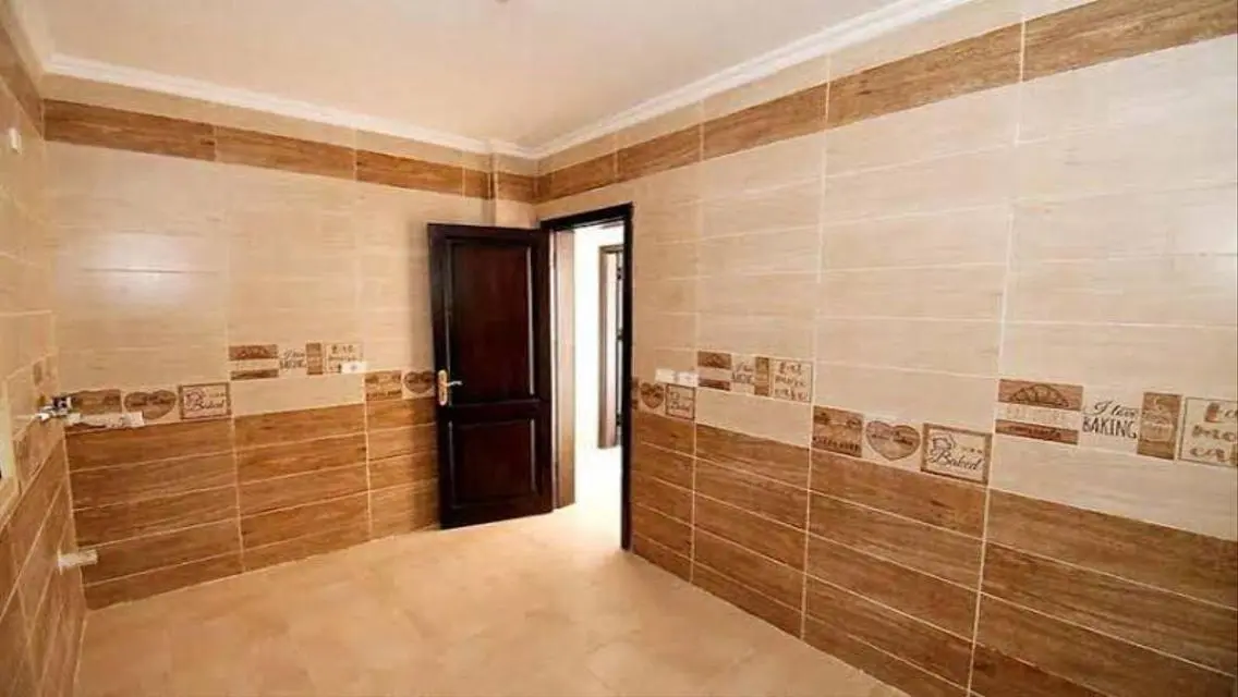 فيلا فاخرة للبيع بمساحة 130 متر