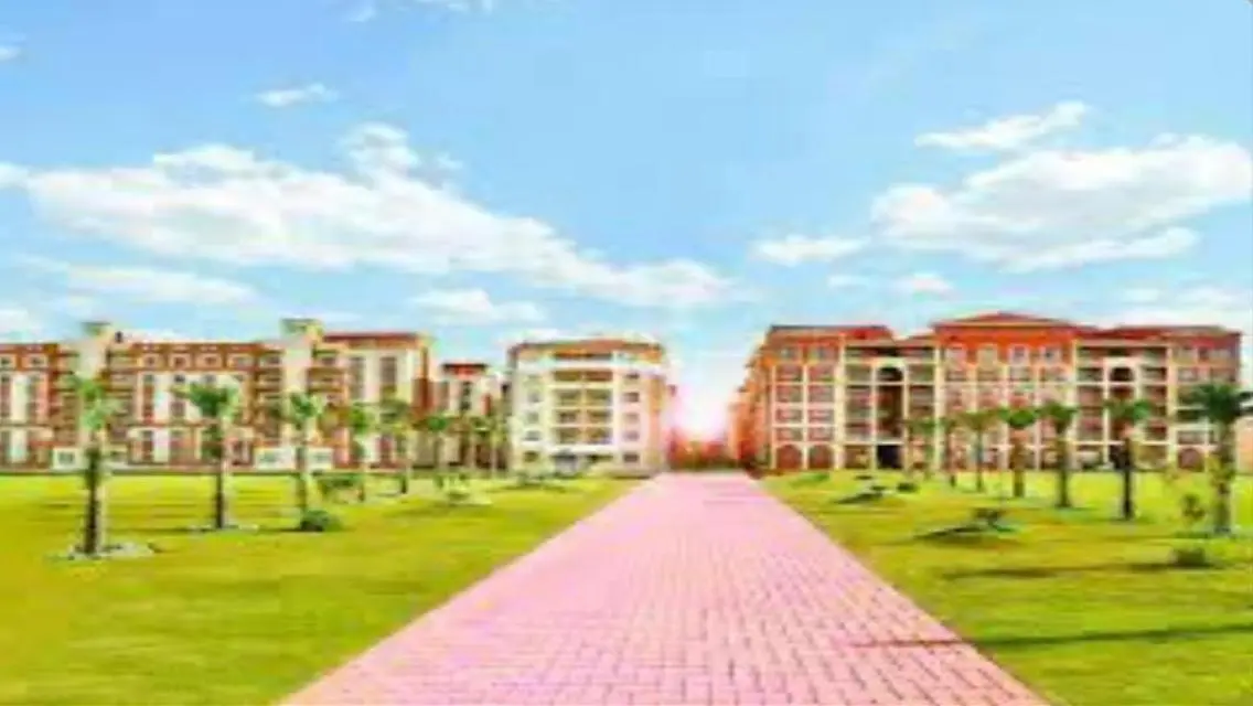 Luxury Apartment Overlooking Lakes with Security