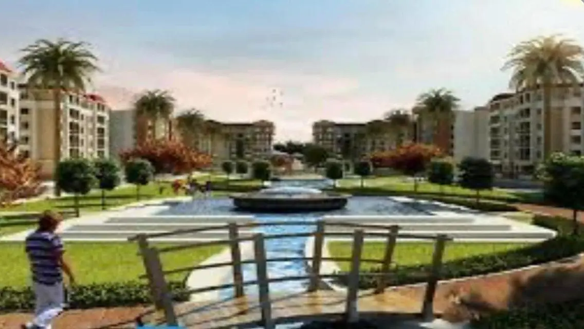 Luxury Apartment Overlooking Lakes with Security