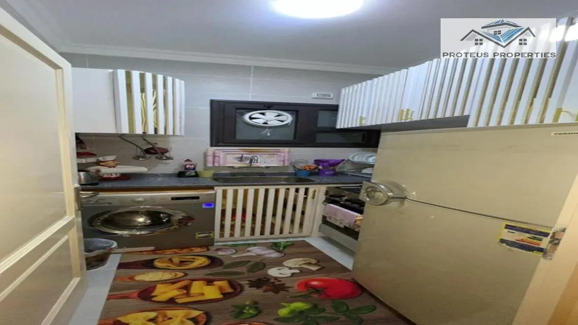 Luxurious Apartment with Spacious Layout in 77-8