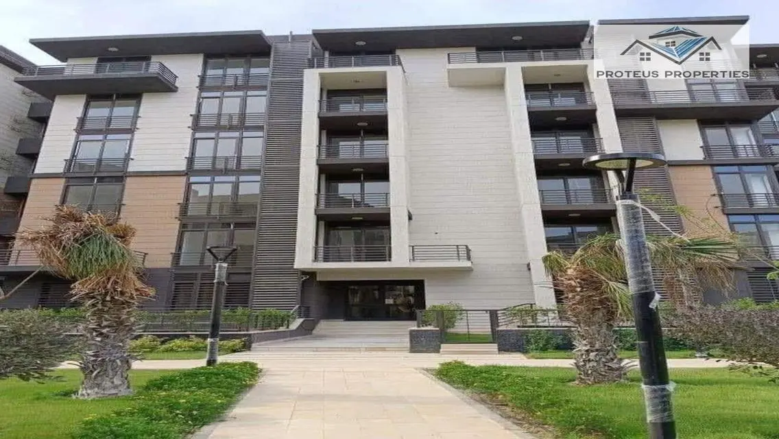 Luxurious Apartment with Spacious Layout in 77-8