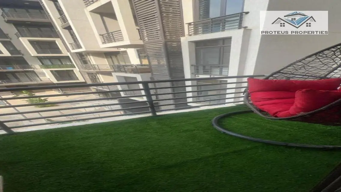 Luxurious Apartment with Spacious Layout in 77-8