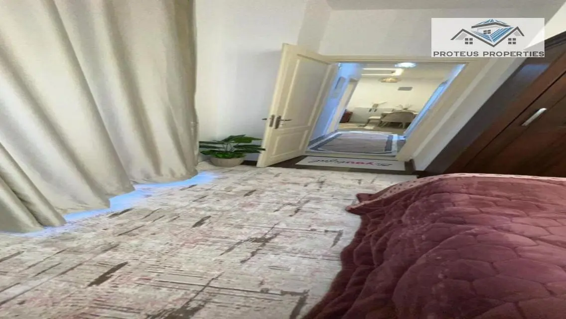 Luxurious Apartment with Spacious Layout in 77-8