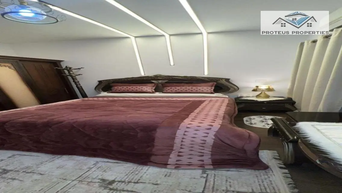 Luxurious Apartment with Spacious Layout in 77-8