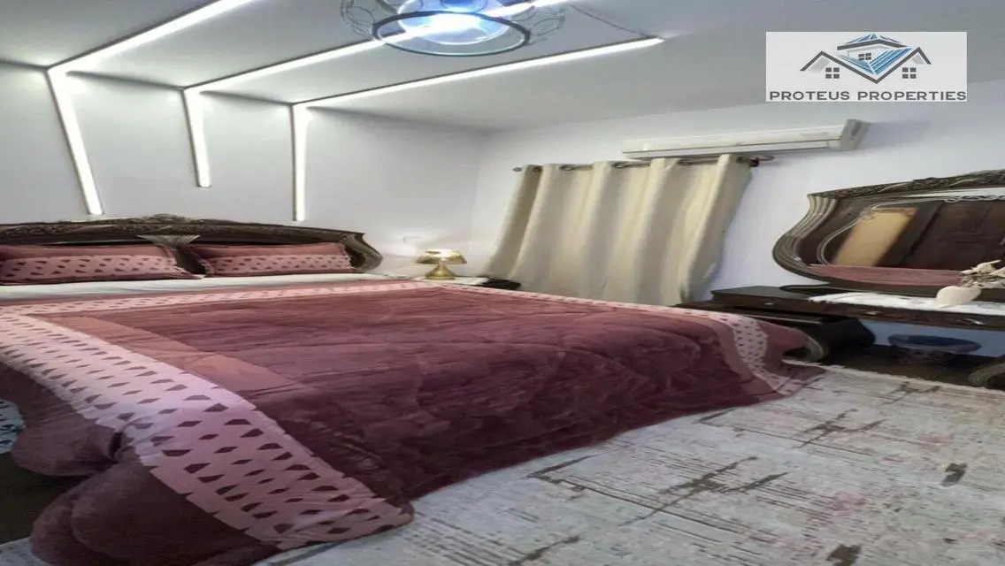 Luxurious Apartment with Spacious Layout in 77-8