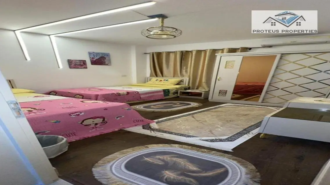 Luxurious Apartment with Spacious Layout in 77-8