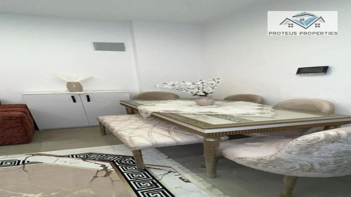 Luxurious Apartment with Spacious Layout in 77-8