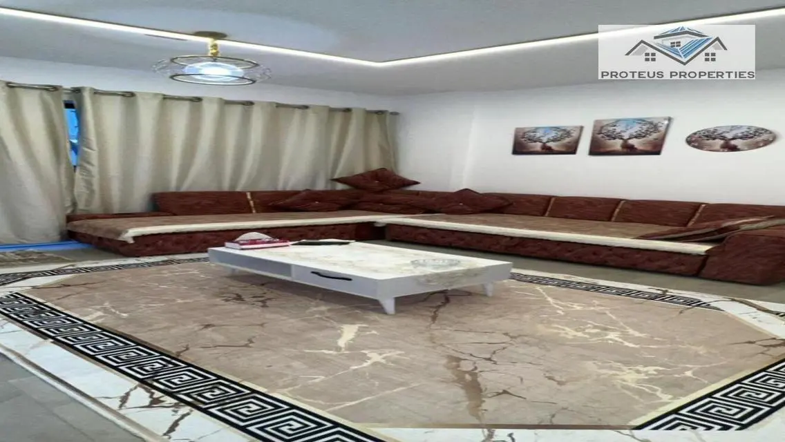 Luxurious Apartment with Spacious Layout in 77-8
