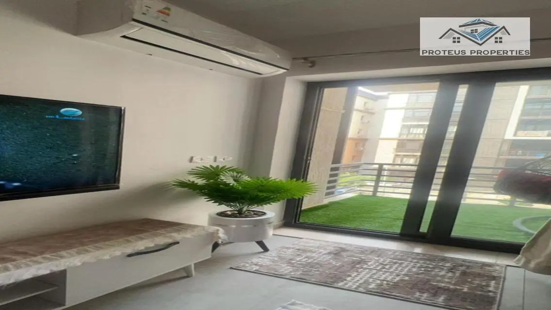 Luxurious Apartment with Spacious Layout in 77-8
