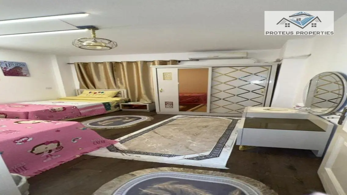 Luxurious Apartment with Spacious Layout in 77-8