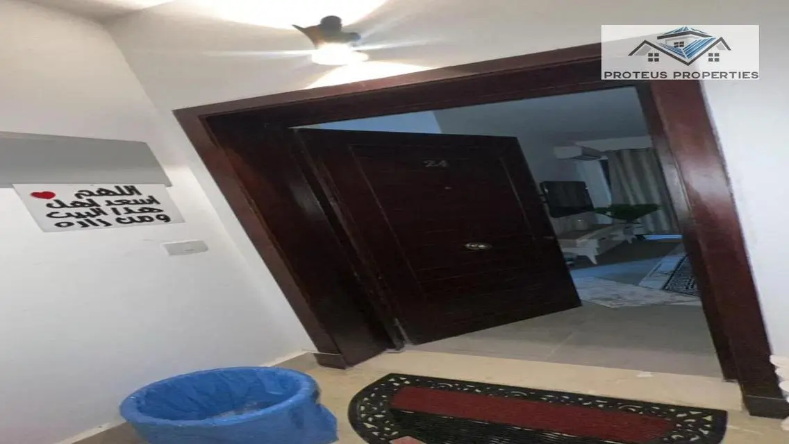 Luxurious Apartment with Spacious Layout in 77-8