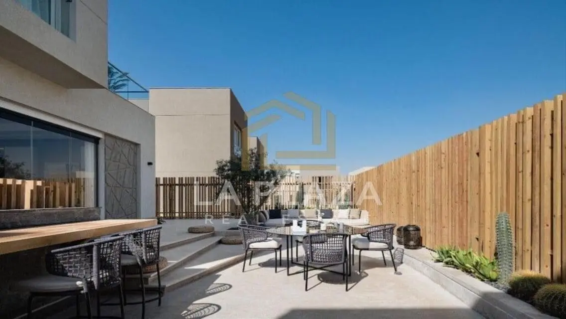 فيلا فاخرة بسعر مميز في قلب المدينة