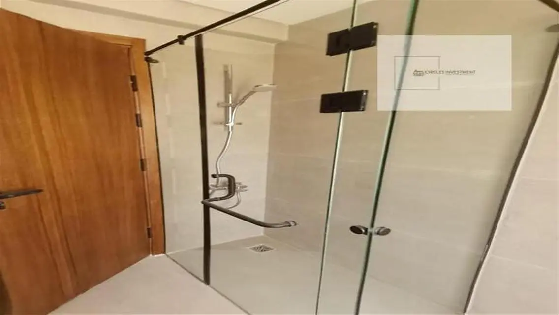 Luxury Apartment for Sale with Central Air Conditioning and Balcony
