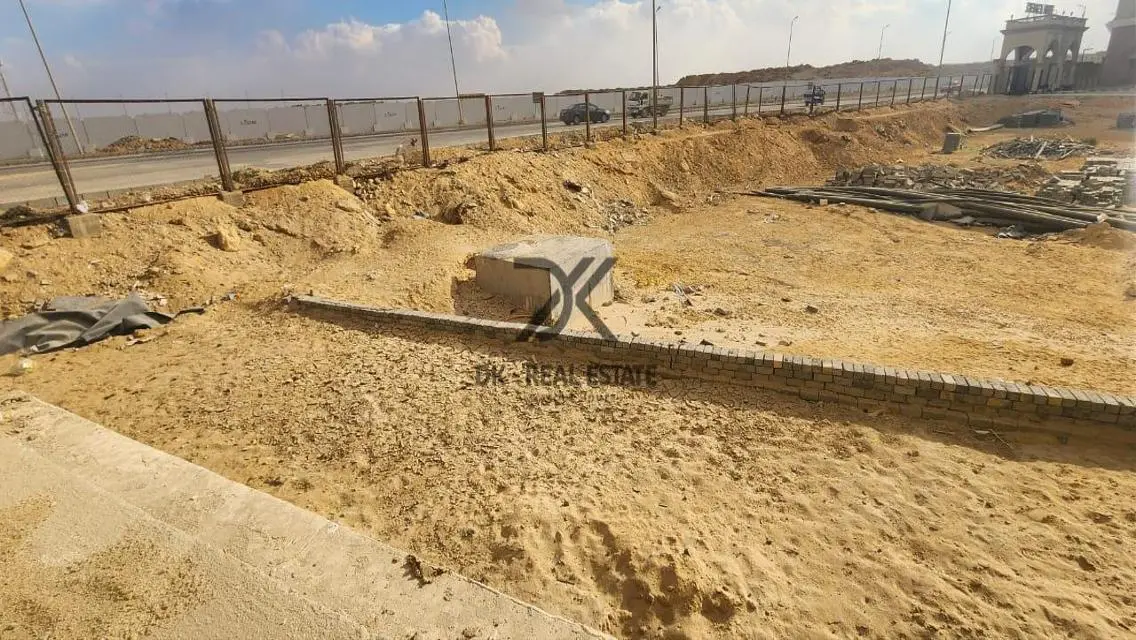 شقة فاخرة بمساحة واسعة للبيع