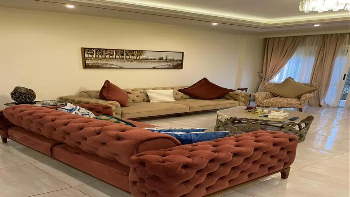 شقة فاخرة بثلاث غرف نوم في قلب المدينة