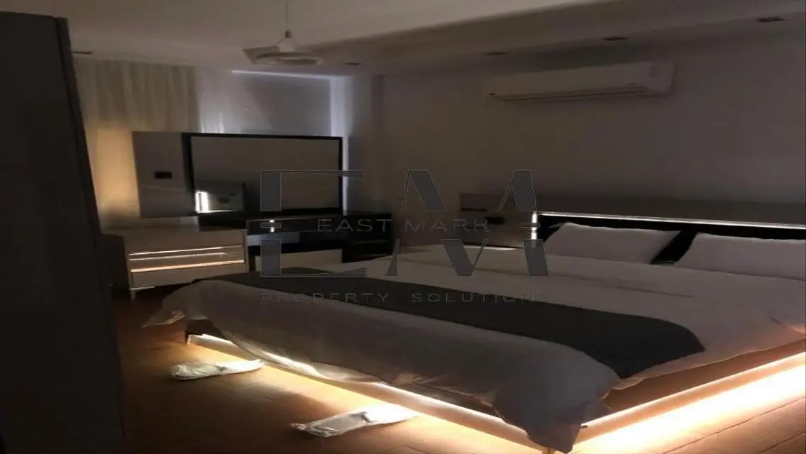 شقة للبيع مع حديقة خاصة بسعر مغري