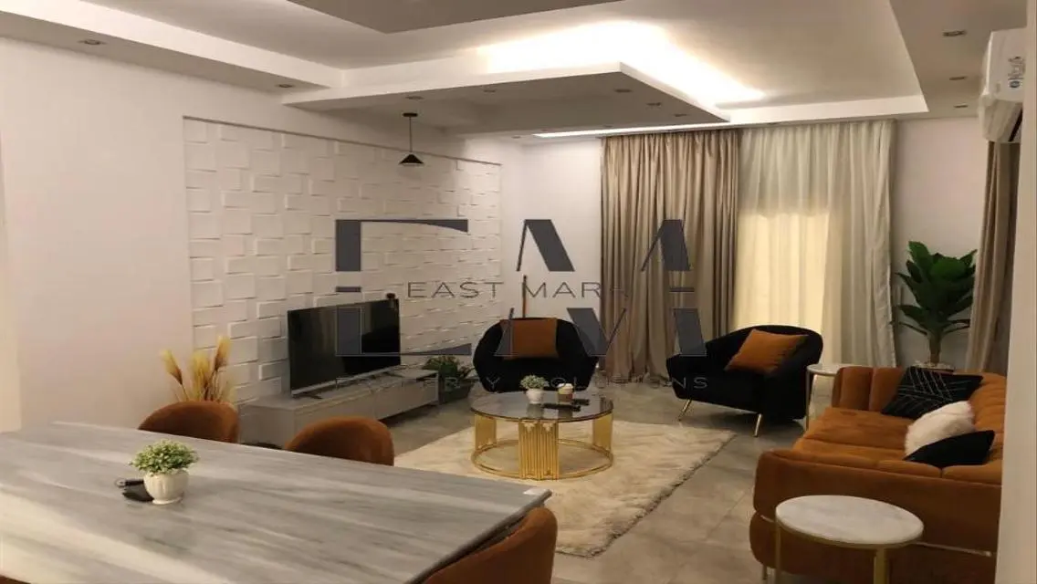 شقة للبيع مع حديقة خاصة بسعر مغري