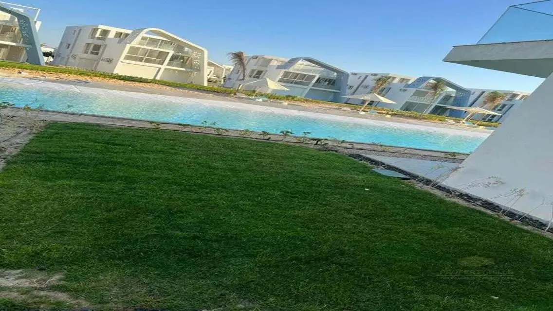 فيلا فاخرة للبيع بمساحة واسعة وميزات رائعة