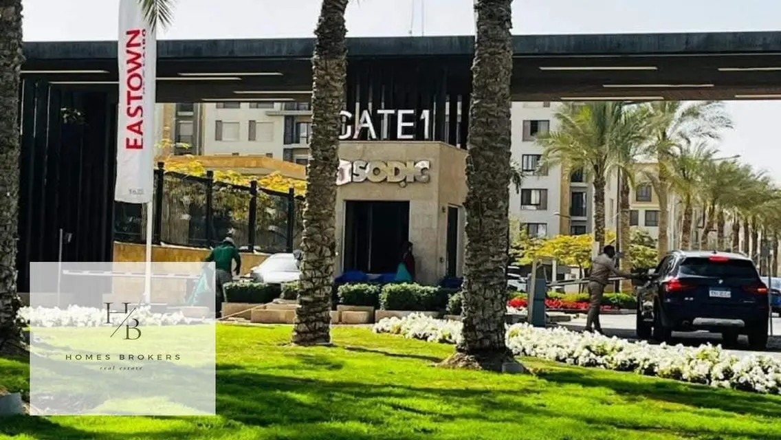 فيلا فاخرة للبيع مع إطلالة رائعة