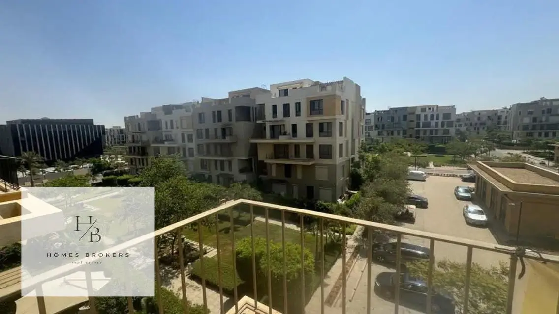 فيلا فاخرة للبيع مع إطلالة رائعة