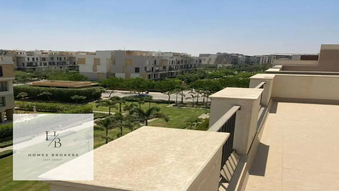 فيلا فاخرة للبيع مع إطلالة رائعة