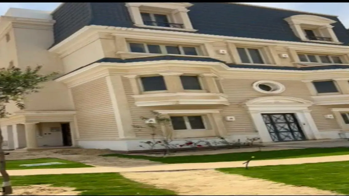 منزل فخم بمساحة واسعة وإطلالة ساحرة على البحيرات