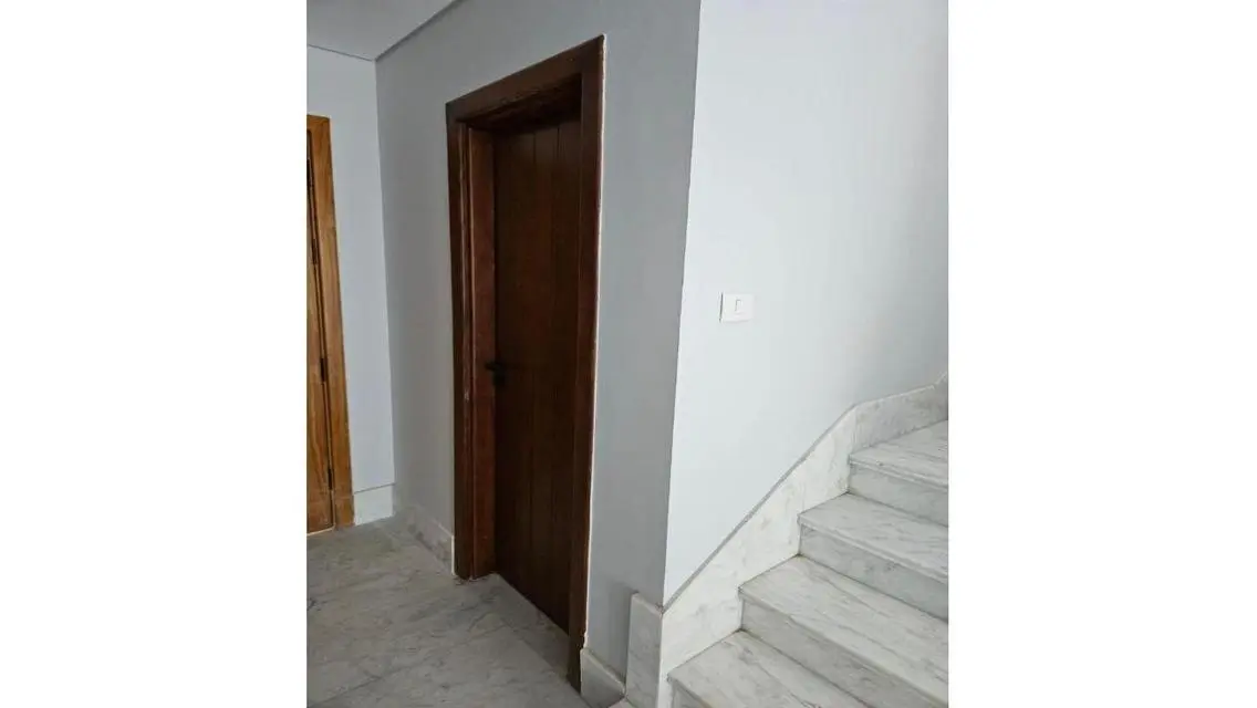 Luxurious 4-Bedroom Apartment with Spacious Design