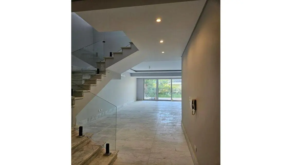 Luxurious 4-Bedroom Apartment with Spacious Design