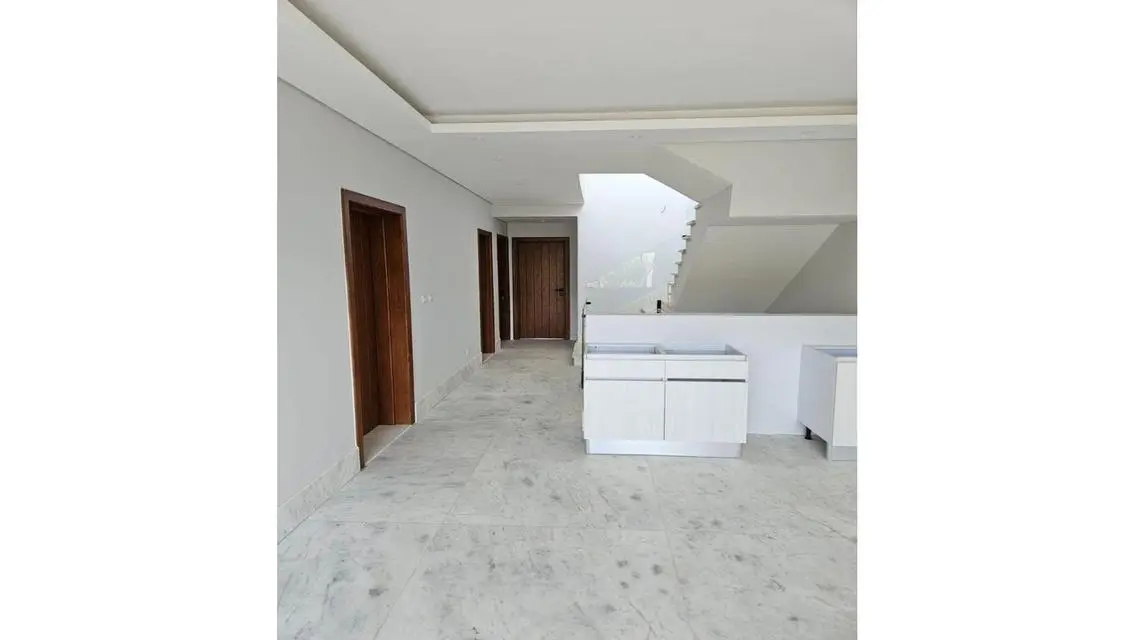 Luxurious 4-Bedroom Apartment with Spacious Design